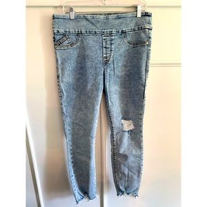 Rock and Republic slimming pull on jeans.